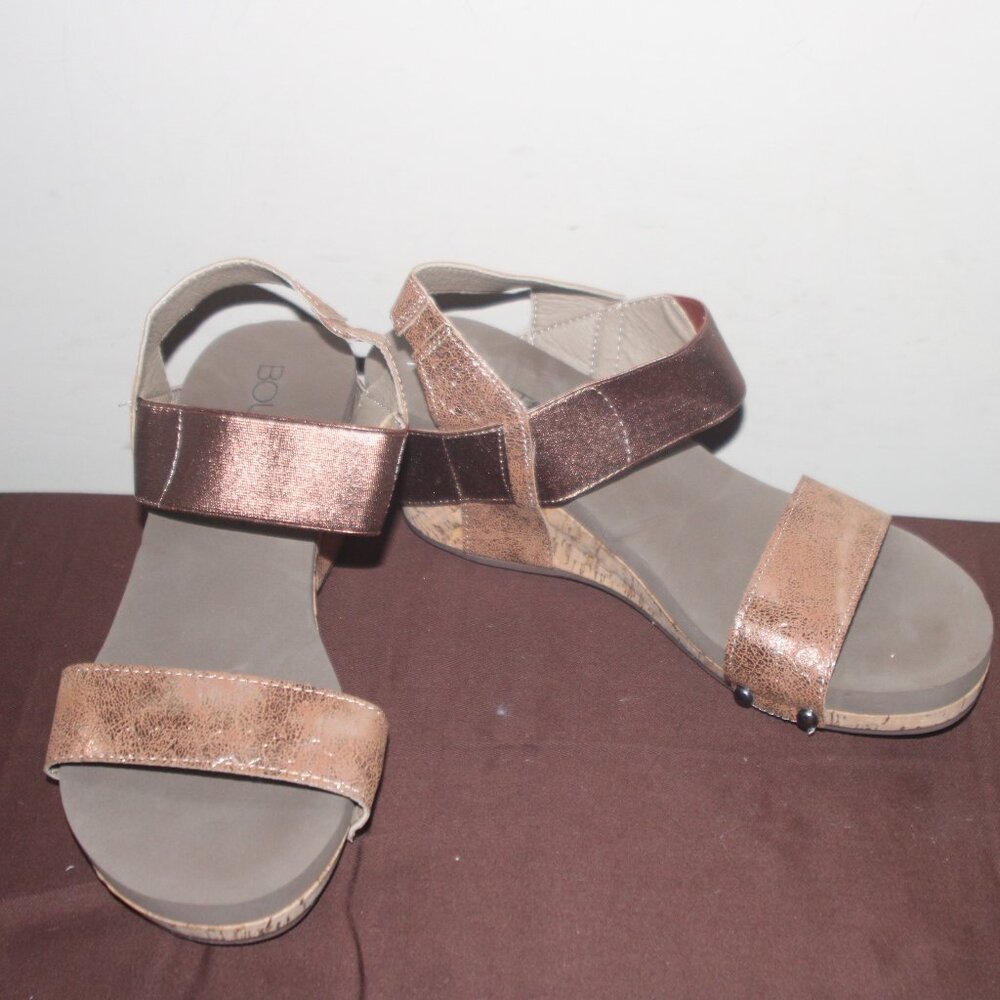 15a VGC BOUTIQUE WEDGE SANDALS - GOLD/BRONZE 9